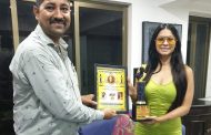 Dr. Krishna chouhan honored actress Tanisha Mukherjee with the award named 