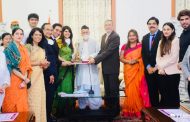 Honorable Governor of Maharashtra Shri Bhagat Singh Koshiyari Unveils the 10th MedscapeIndia National Award Trophy & Save the Girl Child Plegde spearheaded Dr. Sunita Dube