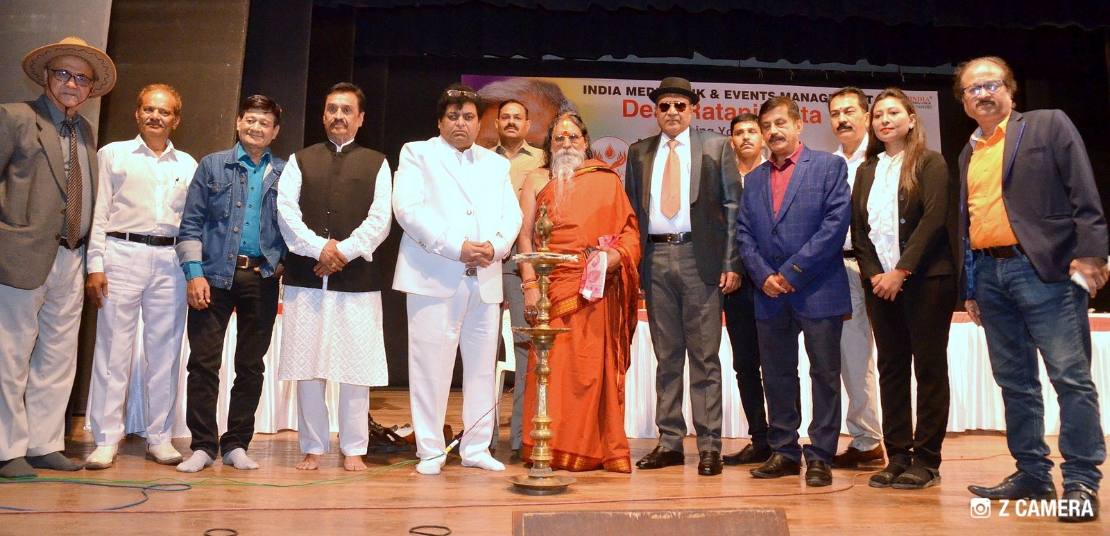 रतनजी टाटांचा वाढदिवसा निमित्त रक्तदान शिबीर आणि विविध पुरस्काराचे वितरण - के.रवि (दादा)